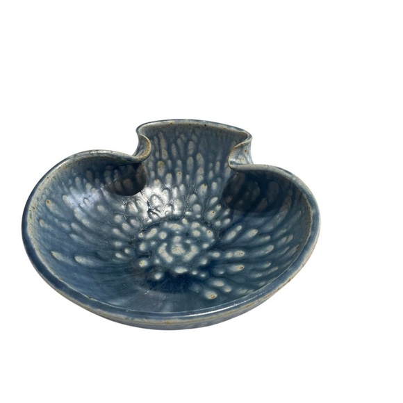 The Mountain Pottery Blue speckled Stonewqre bowl. 7.25W x 3”H - Picture 3 of 13